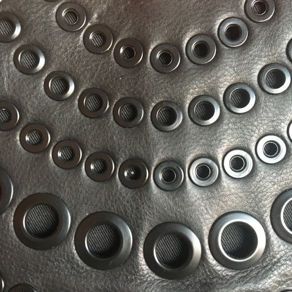 Brand New Linea Pelle Leather Grommet Detail Black Crossbody Bag - Picture 7 of 12